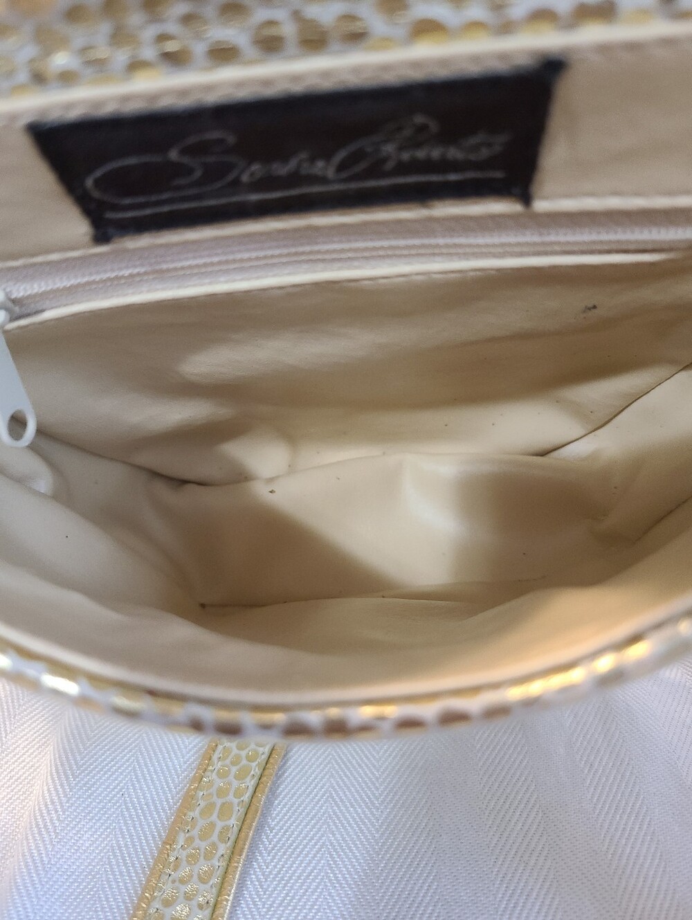 Vintage Sondra Roberts Gold Textured Crossbody Bag with Tassel Charm - Picture 5 of 5